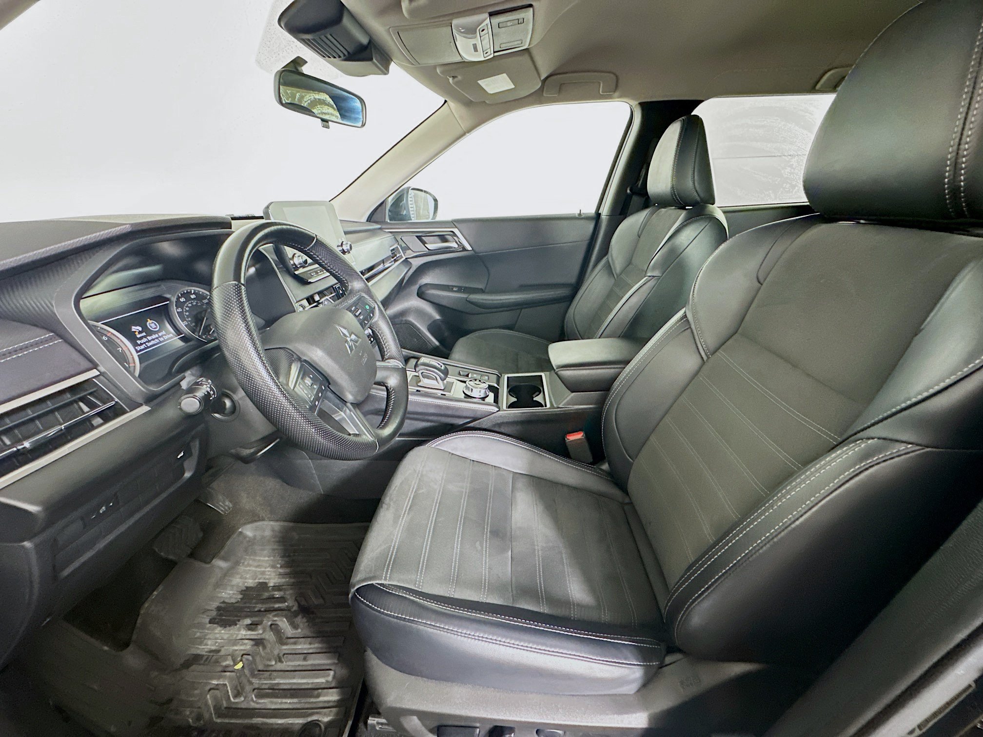 Used 2024 Mitsubishi Outlander SE AWD/4WD image 13