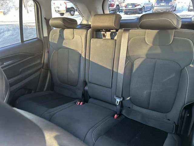 Used 2023 Jeep Grand Cherokee Laredo image 23