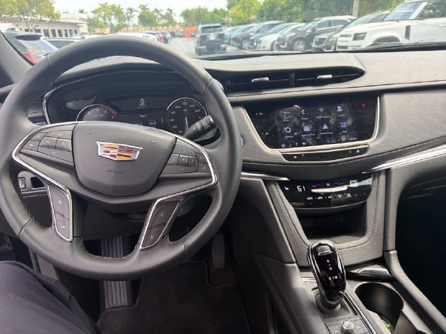 Certified 2025 Cadillac XT5 Luxury FWD image 12