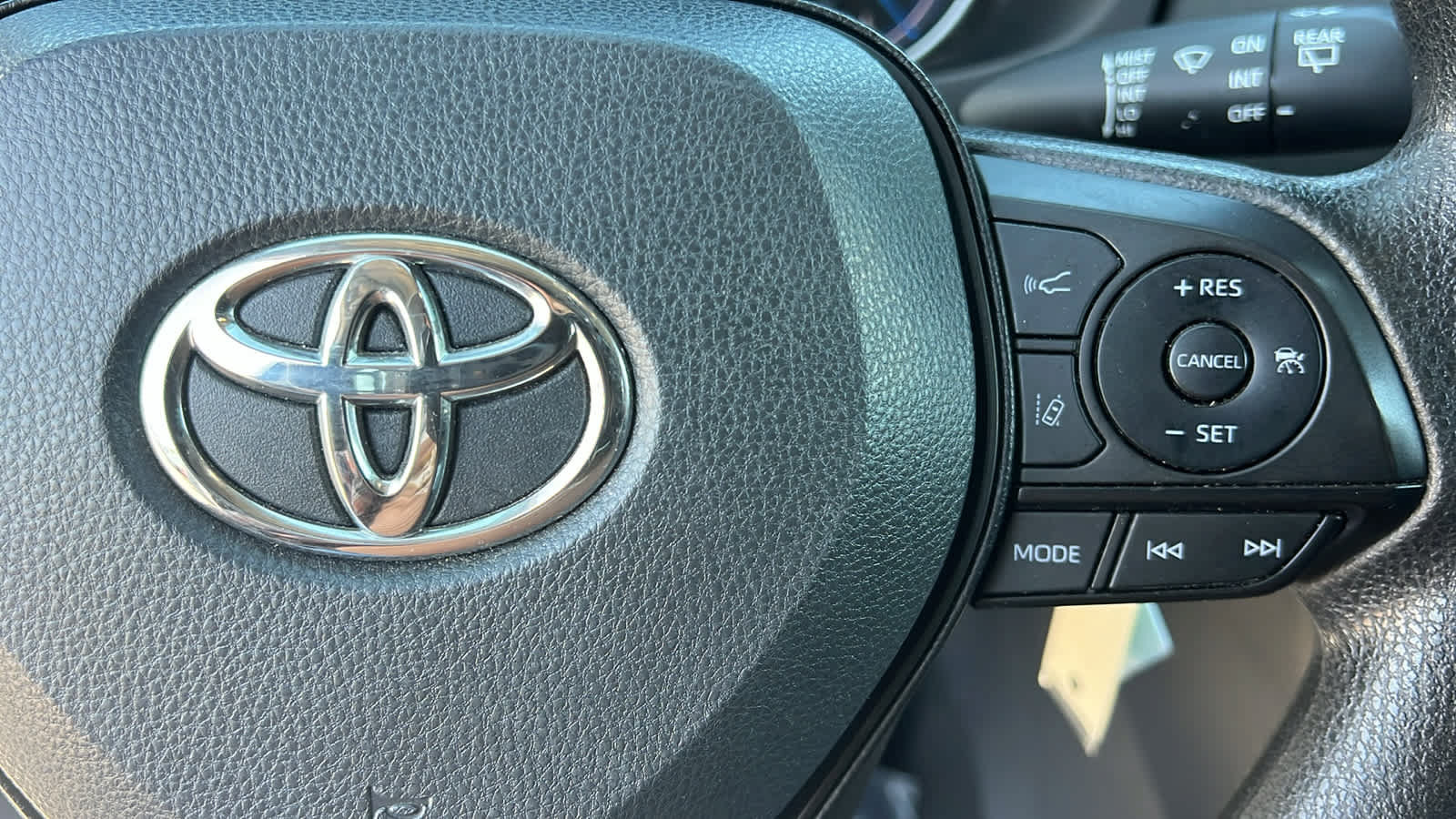 Used 2024 Toyota RAV4 LE AWD/4WD image 20