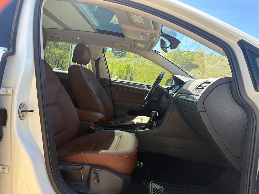 Used 2017 Volkswagen Golf Alltrack SE image 30