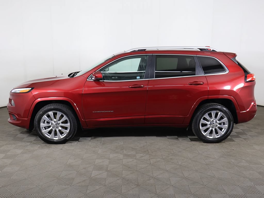 Used 2017 Jeep Cherokee Overland AWD/4WD image 18