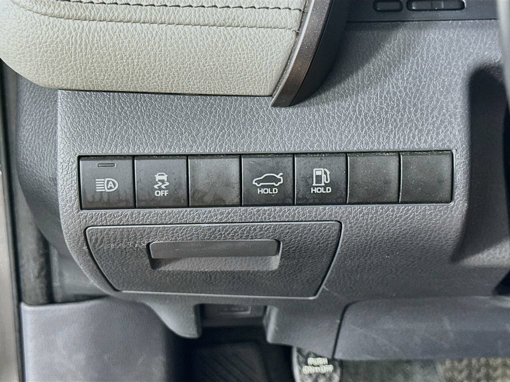 Used 2023 Toyota Camry SE FWD image 21