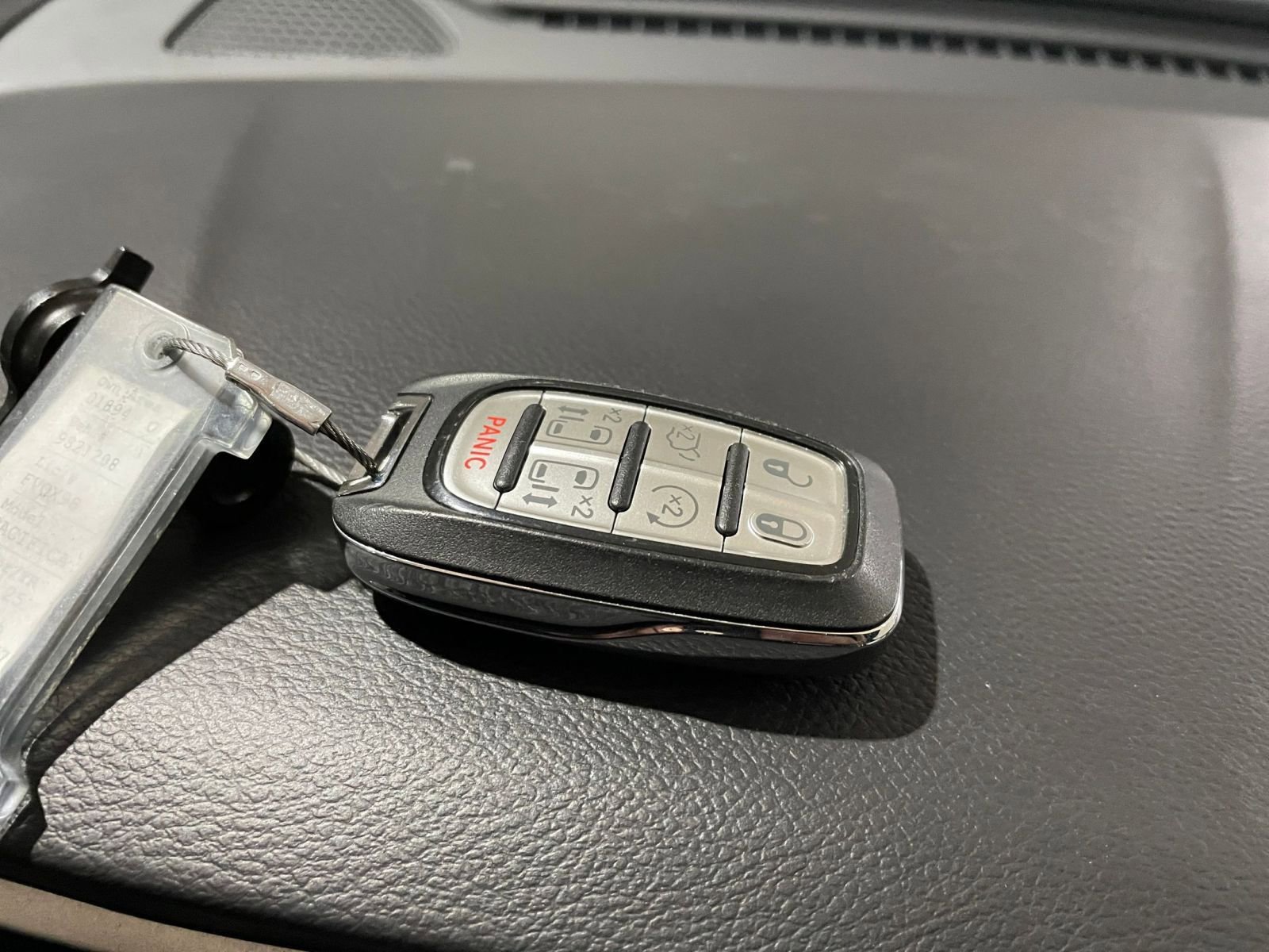 Used 2025 Chrysler Pacifica Select image 21