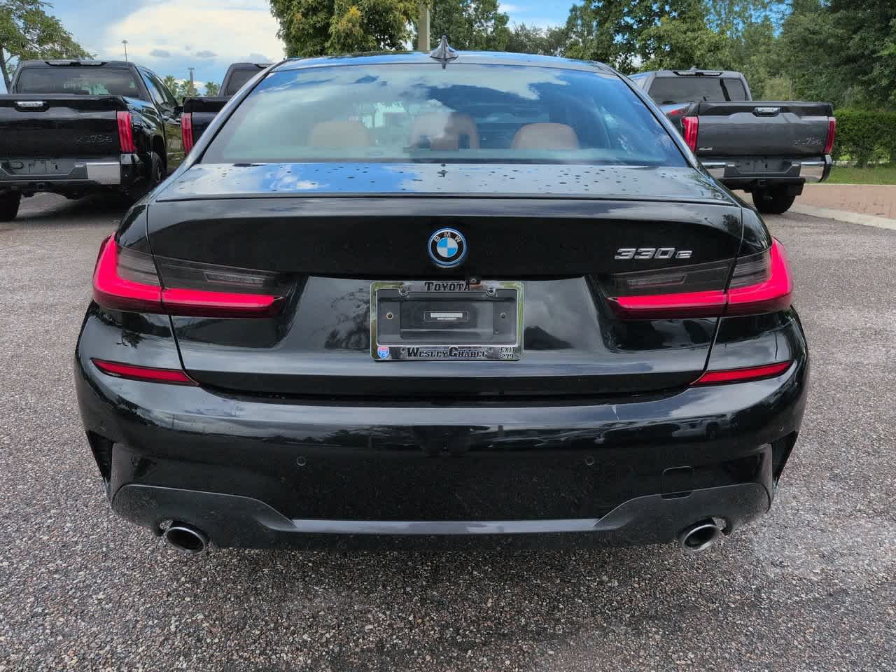Used 2022 BMW 330e w/ M Sport Package RWD image 5