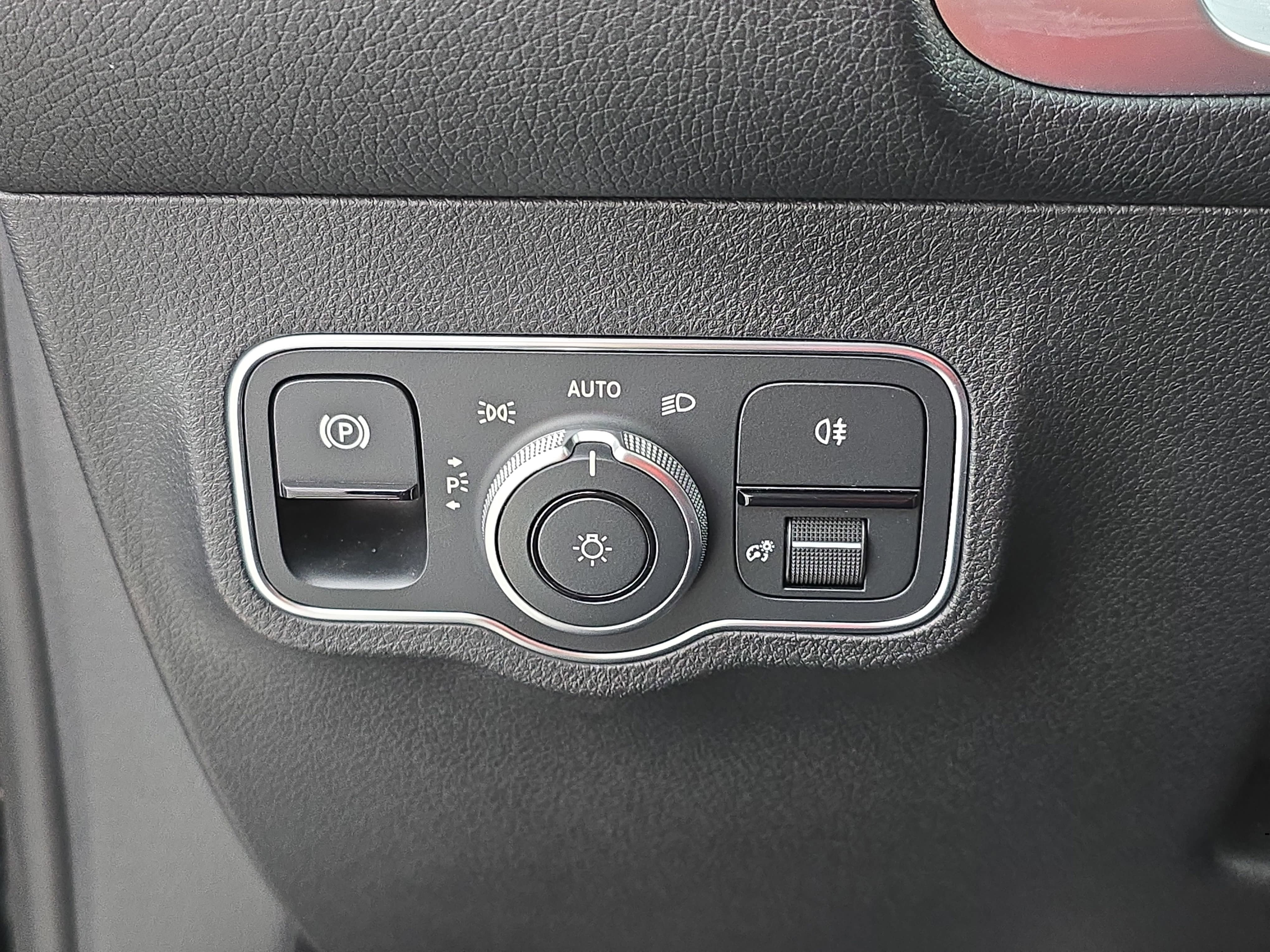 Certified 2023 Mercedes-Benz GLB 250 image 26