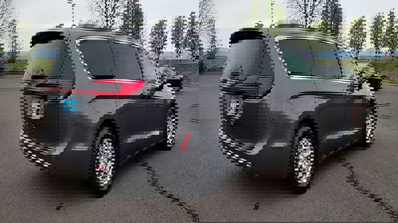 Used 2022 Chrysler Pacifica Touring-L FWD image 8