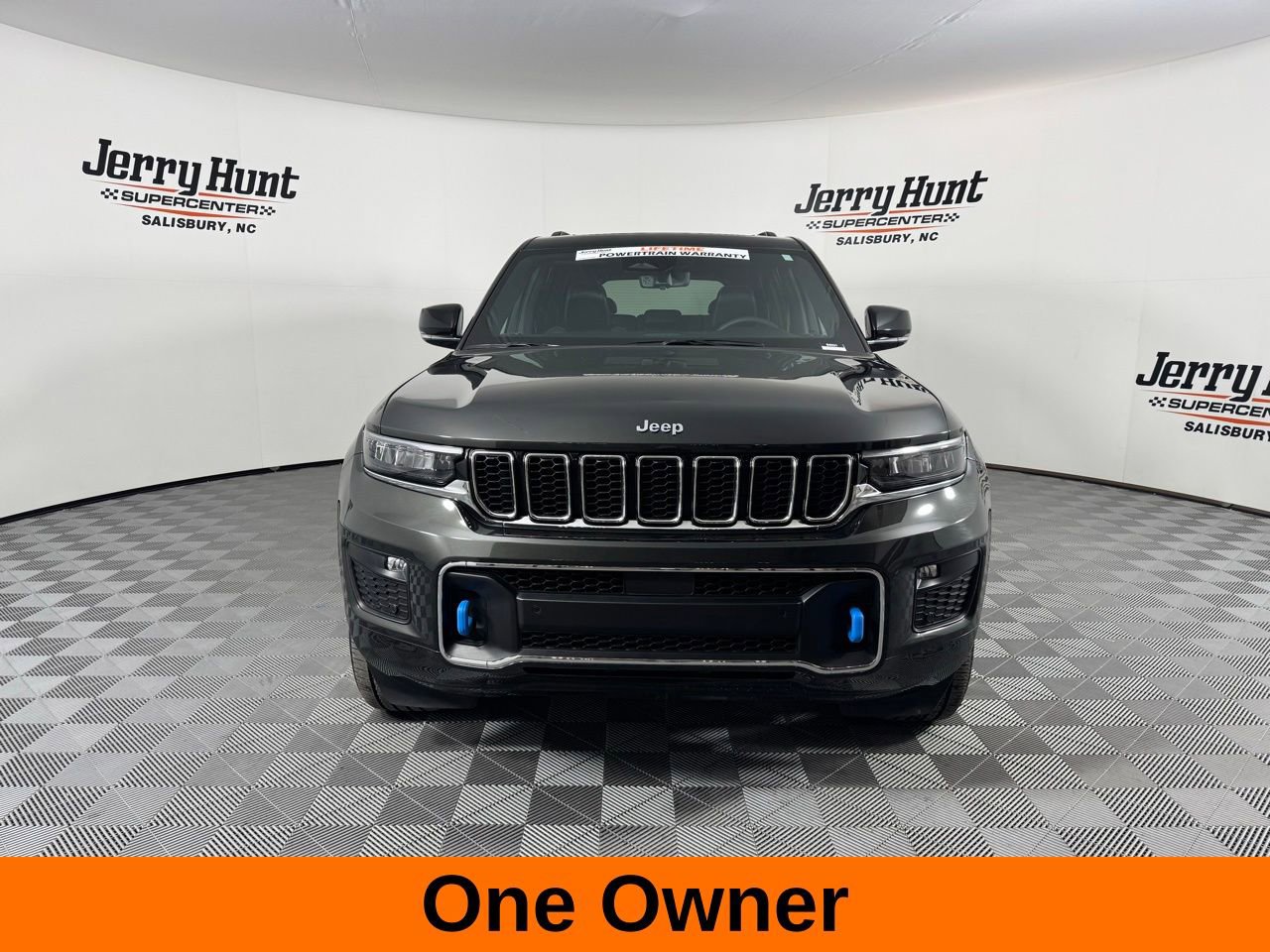 Used 2024 Jeep Grand Cherokee Overland w/ Luxury Tech Group IV image 5