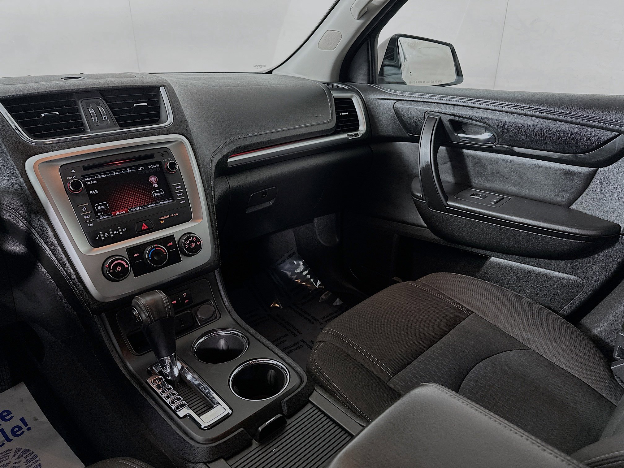 Used 2015 GMC Acadia SLE FWD image 21