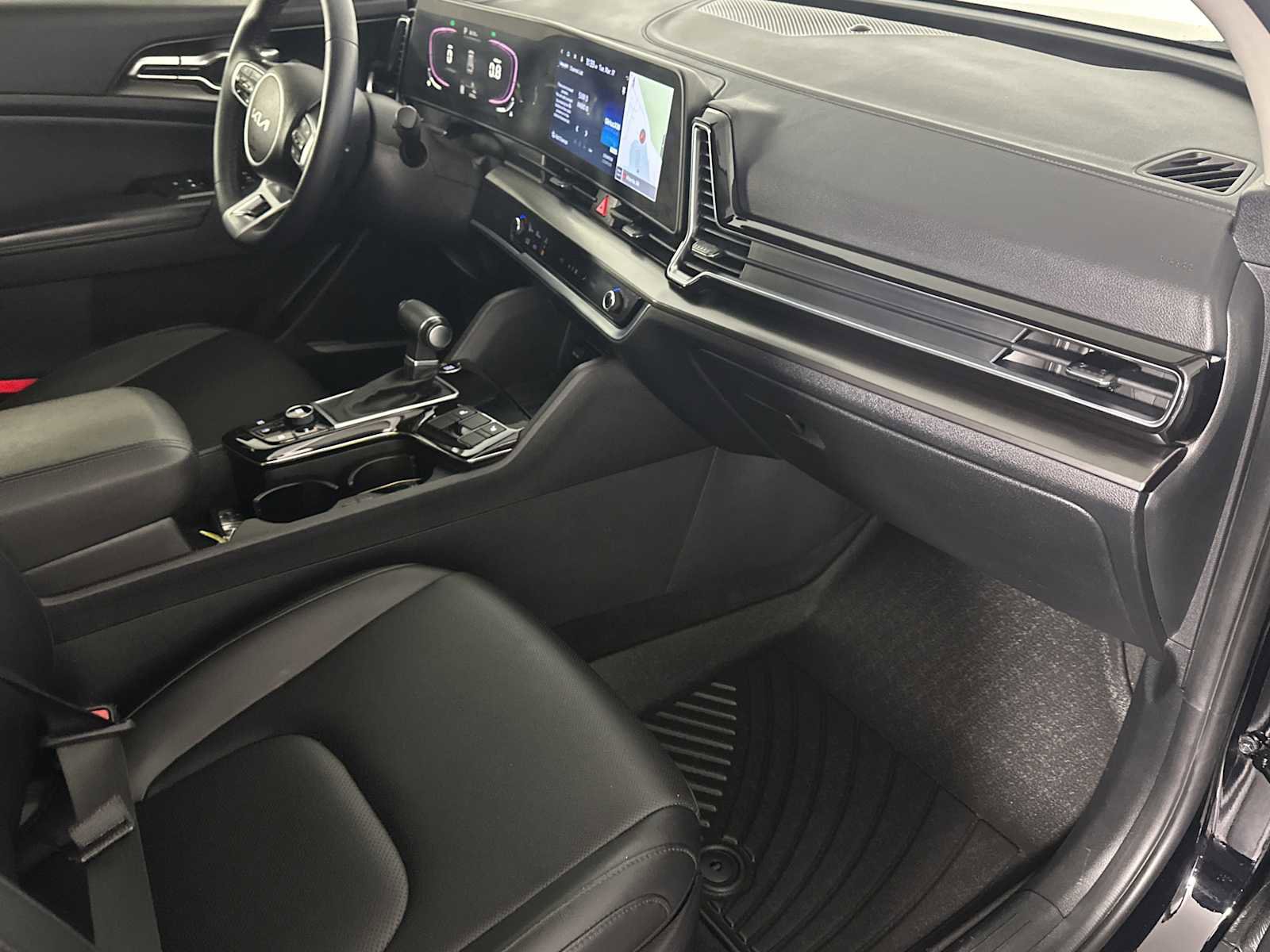 Used 2024 Kia Sportage EX FWD image 13