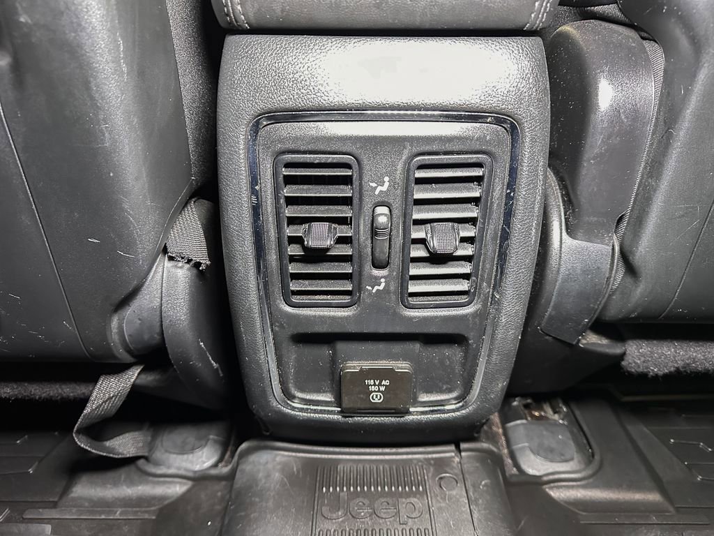 Used 2019 Jeep Grand Cherokee Altitude image 27