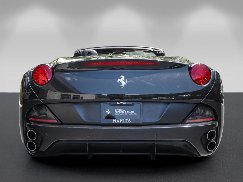 Used 2011 Ferrari California RWD image 4