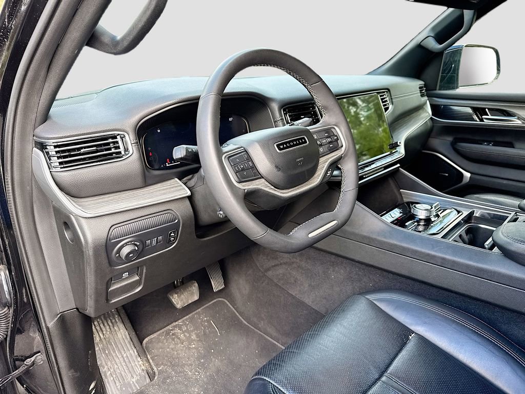 Used 2024 Jeep Wagoneer L Series III w/ Flexible Seating Group image 9