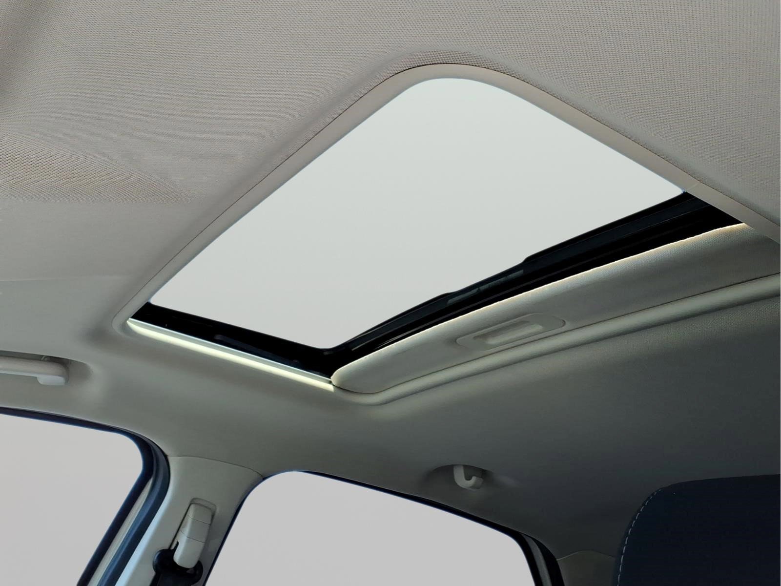 Used 2018 Ford EcoSport SE image 5