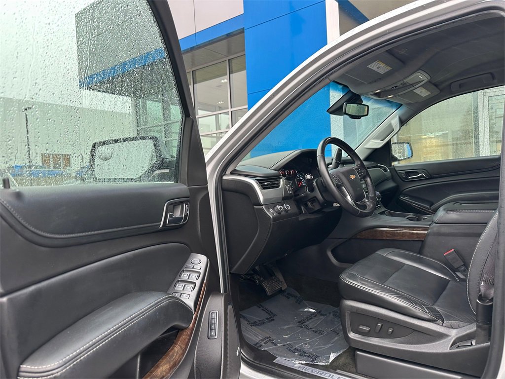 Used 2016 Chevrolet Suburban LT image 21