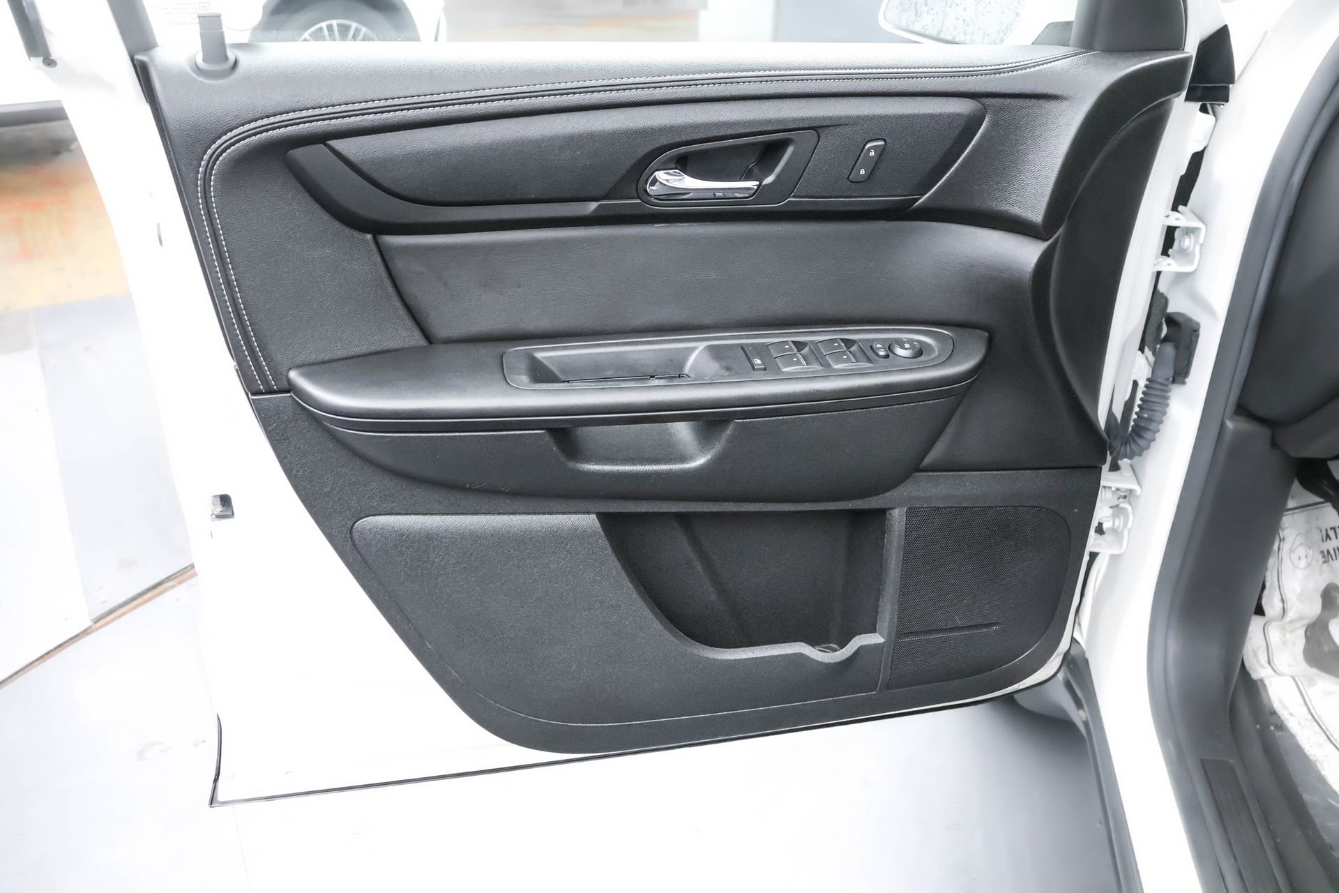 Used 2015 Chevrolet Traverse LT image 21