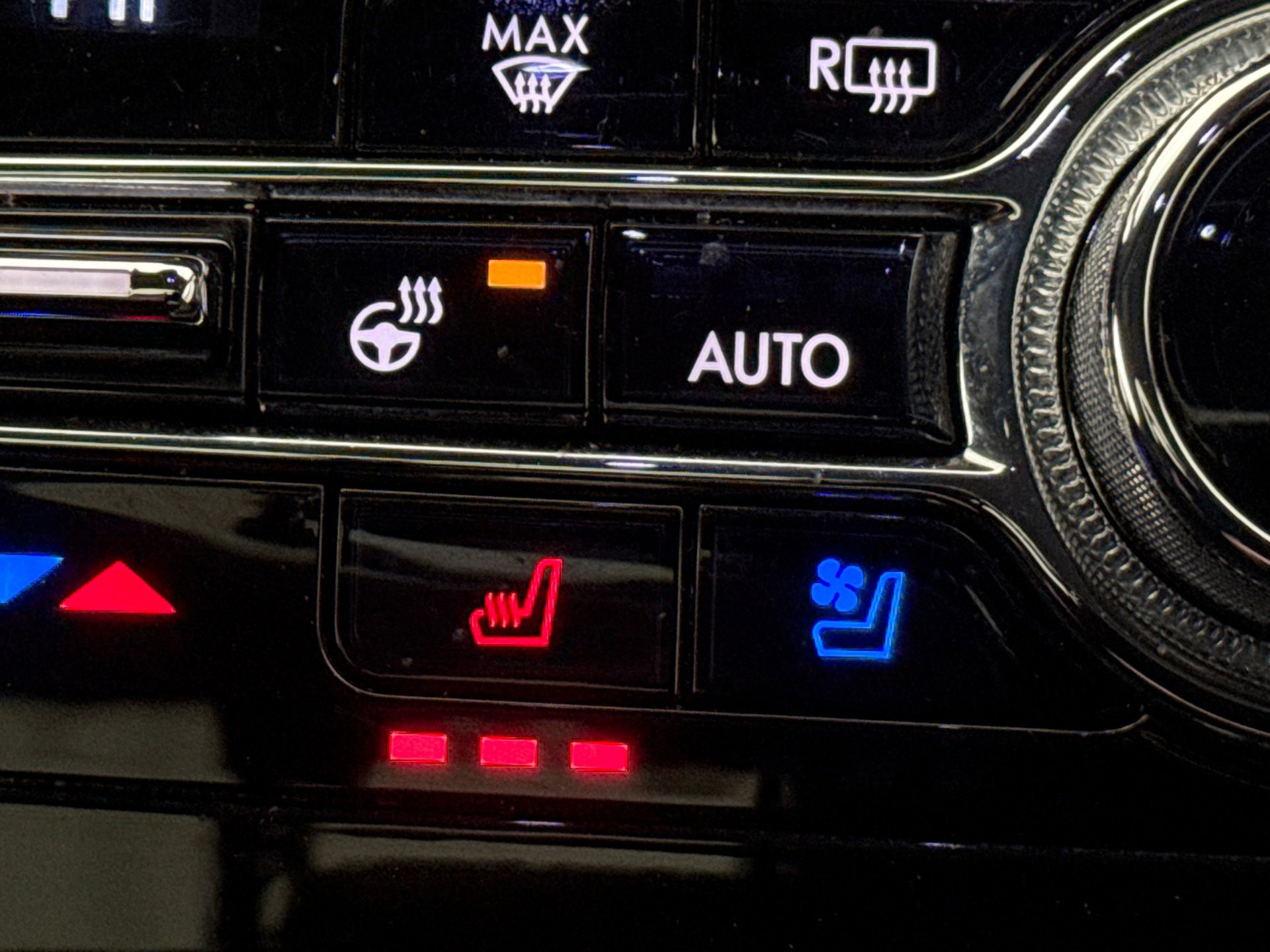 Used 2020 Lincoln Corsair Reserve w/ Equipment Group 201A image 22