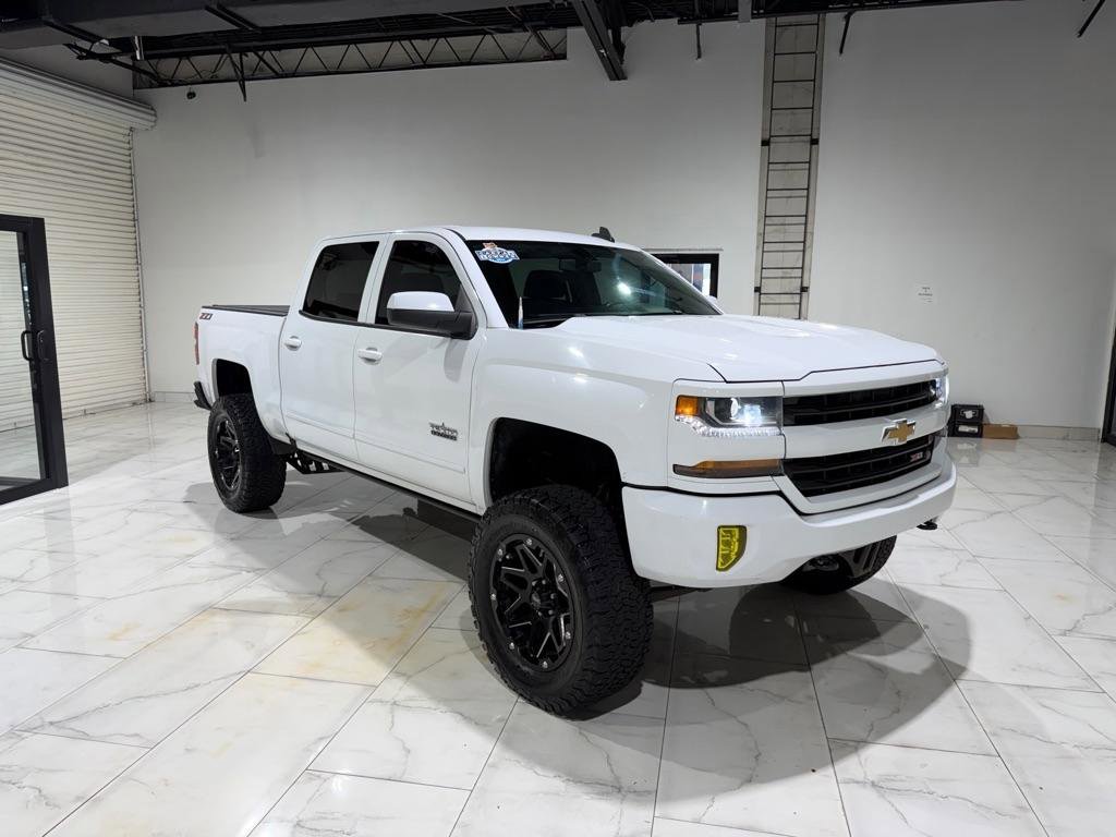 Used 2018 Chevrolet Silverado 1500 LT w/ Texas Edition AWD/4WD image 3