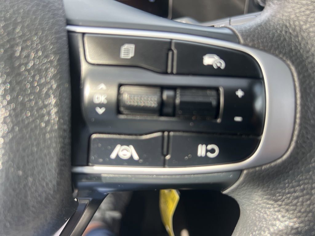 Used 2025 Kia Sportage LX FWD image 46