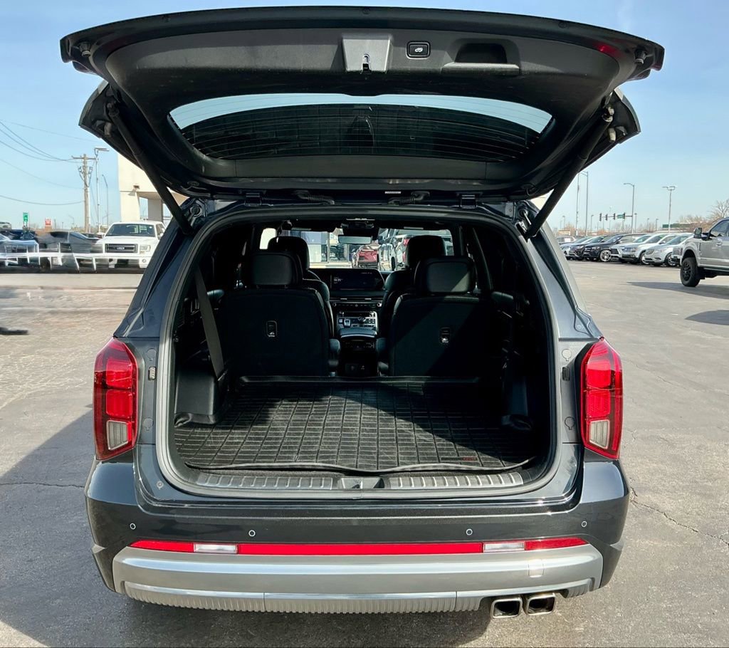 Used 2024 Hyundai Palisade Calligraphy image 17