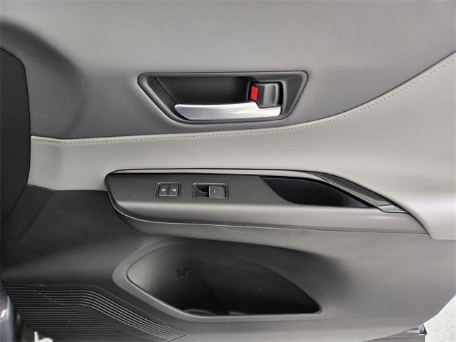 Used 2022 Toyota Venza LE image 21