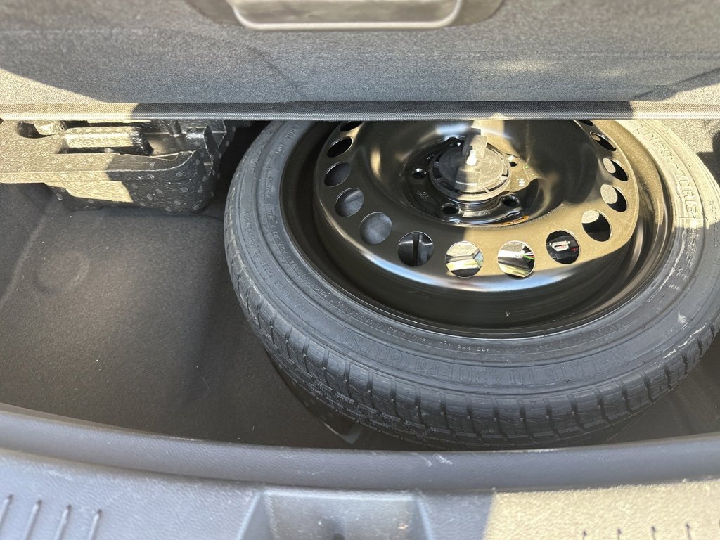 Certified 2024 Buick Encore GX Sport Touring image 31