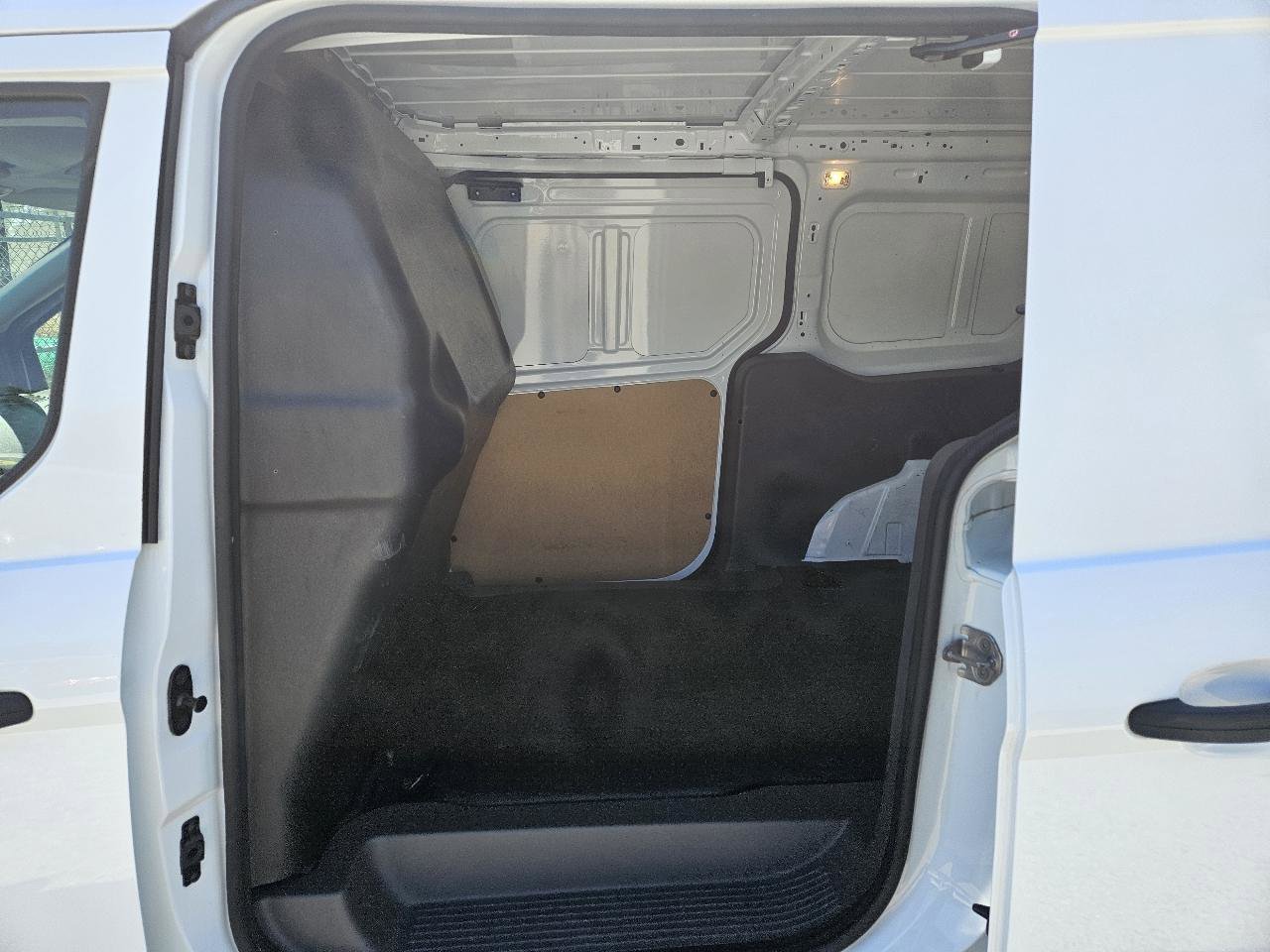Used 2022 Ford Transit Connect XLT FWD image 16