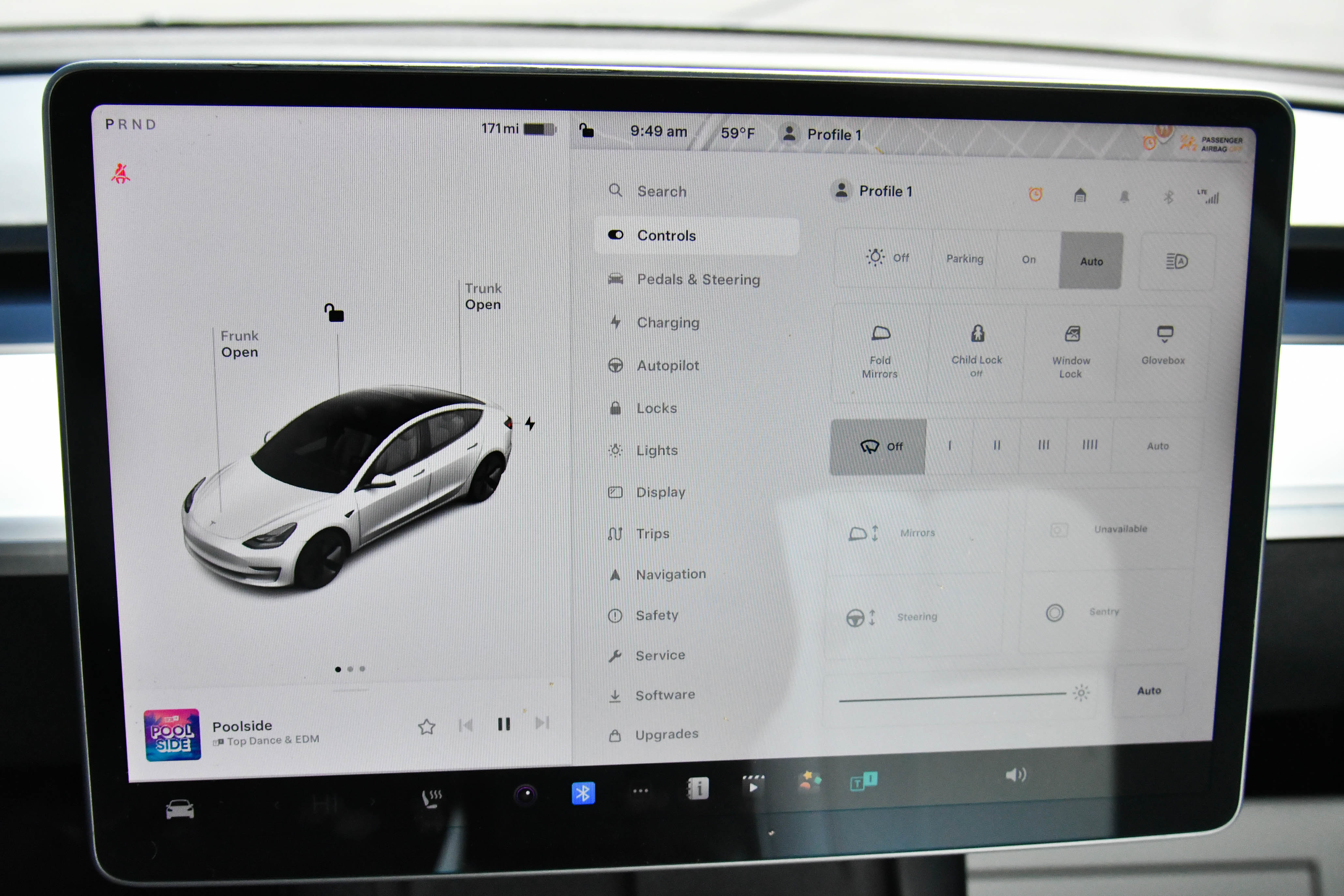 Used 2023 Tesla Model 3 Standard Range RWD image 26