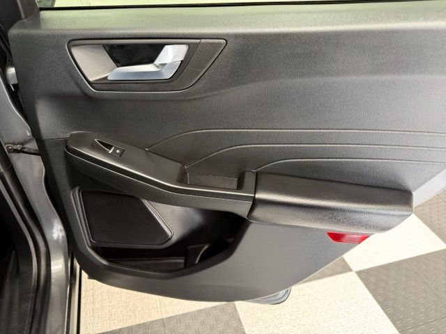 Used 2025 Ford Escape ST-Line Select AWD/4WD image 29
