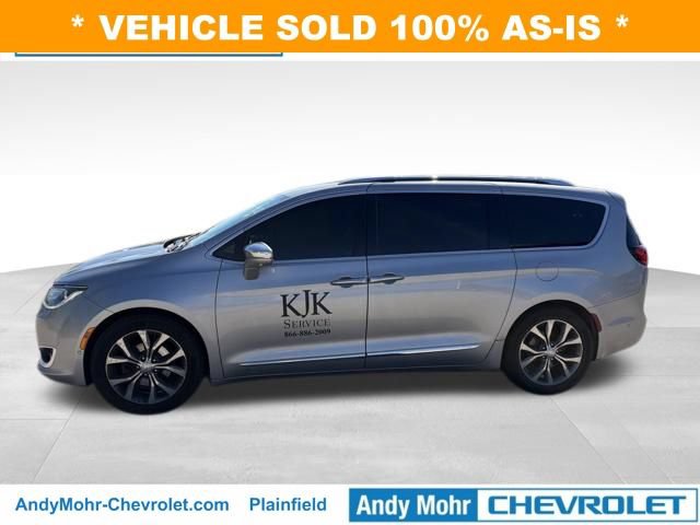 Used 2017 Chrysler Pacifica Limited w/ UConnect Theater Package FWD image 2