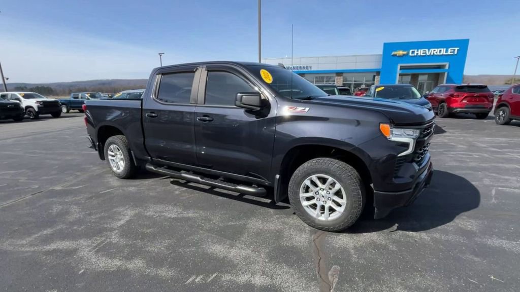 Used 2022 Chevrolet Silverado 1500 RST image 2