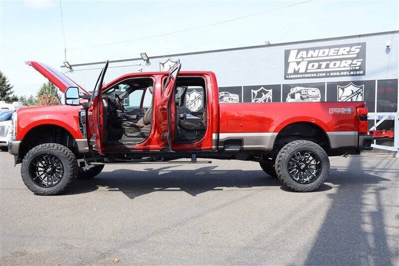 Used 2023 Ford F350 King Ranch w/ FX4 Off-Road Package AWD/4WD image 37
