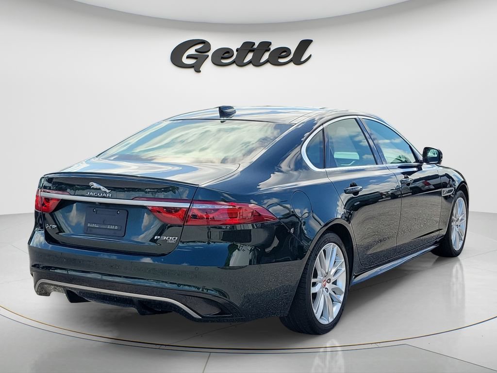 Used 2021 Jaguar XF R-Dynamic SE image 4