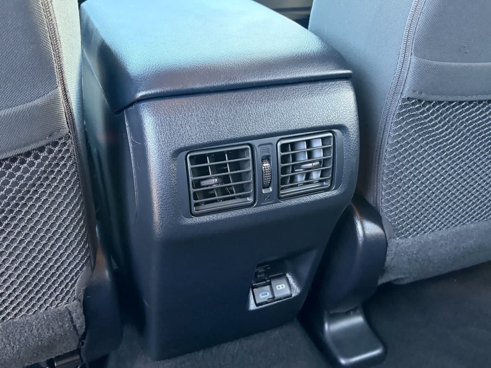 Used 2024 Toyota 4Runner SR5 AWD/4WD image 26