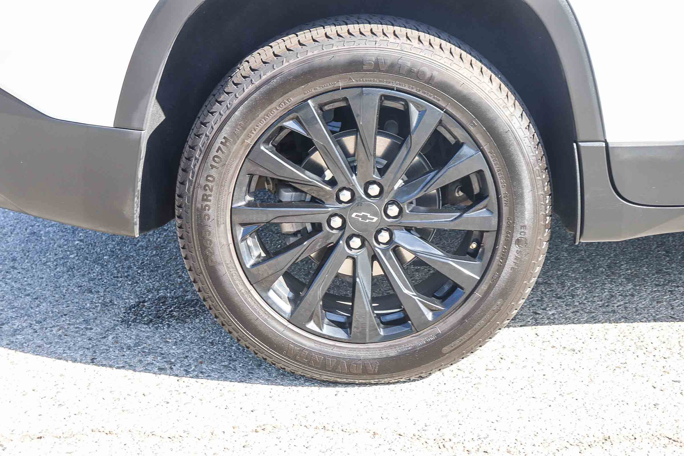 Used 2023 Chevrolet Traverse RS w/ LPO, Cargo Package image 11