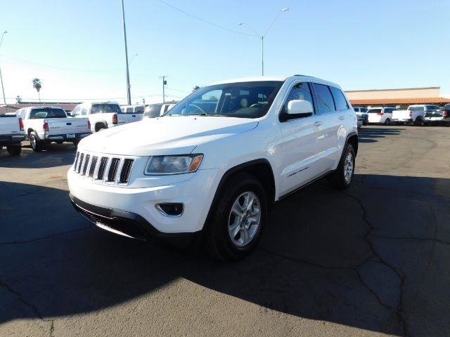 Used 2014 Jeep Grand Cherokee Laredo AWD/4WD image 3