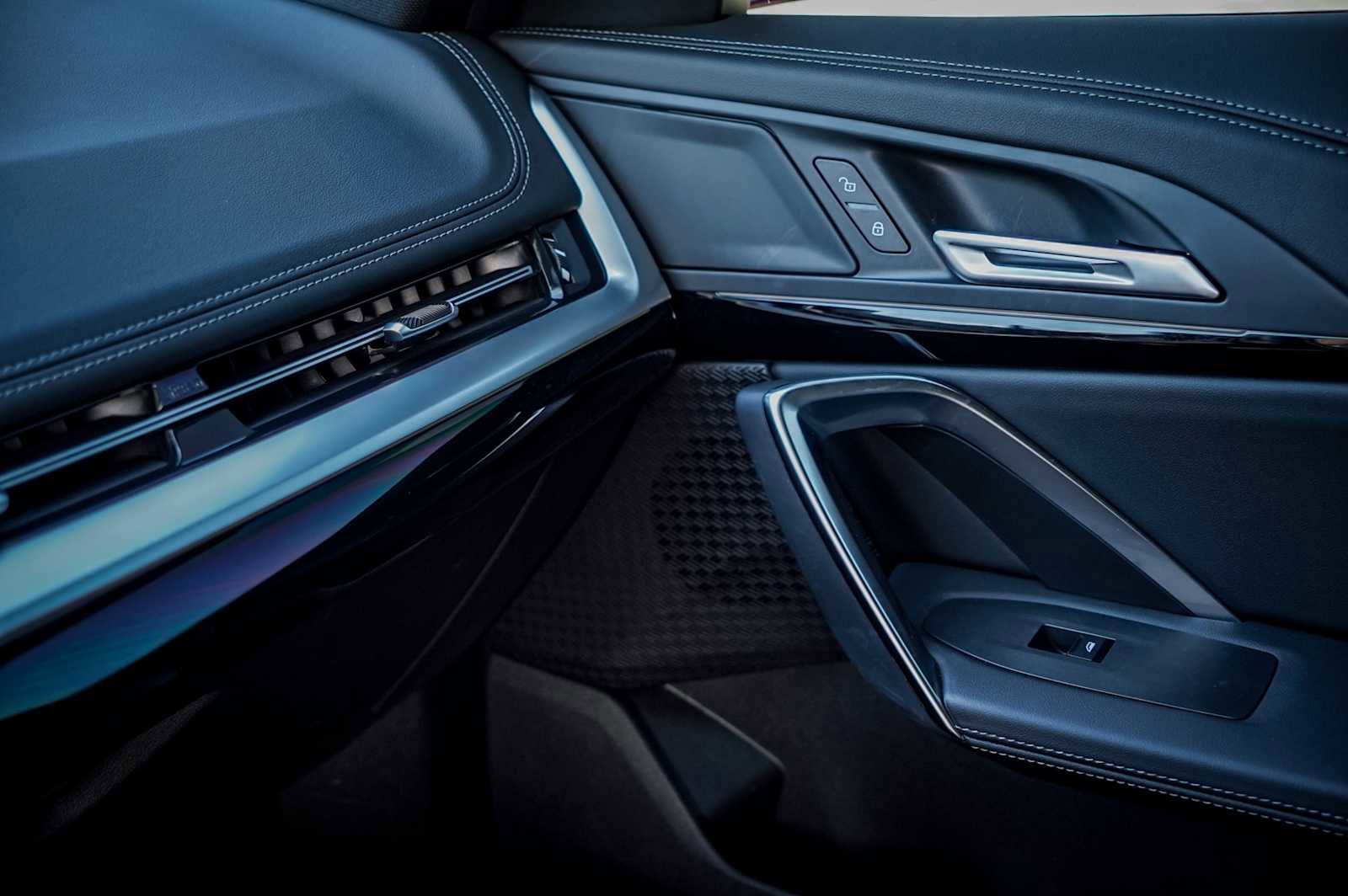 Used 2024 BMW X1 xDrive28i w/ Technology Package image 23