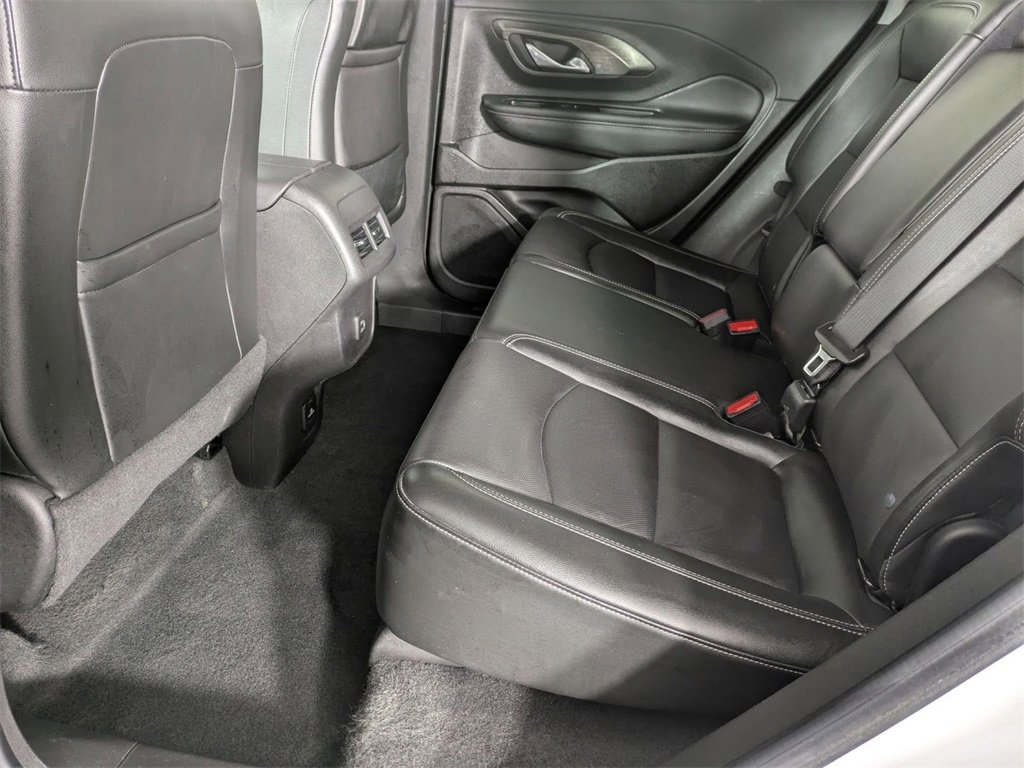 Used 2024 GMC Terrain SLT image 25