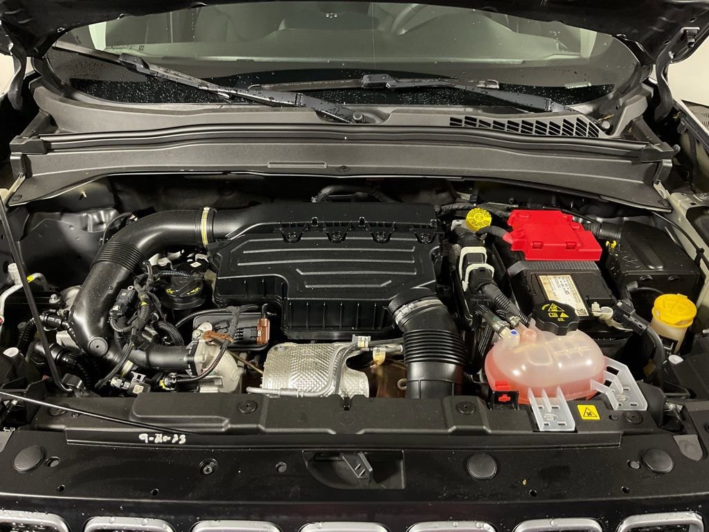 Used 2022 Jeep Renegade Latitude AWD/4WD image 10
