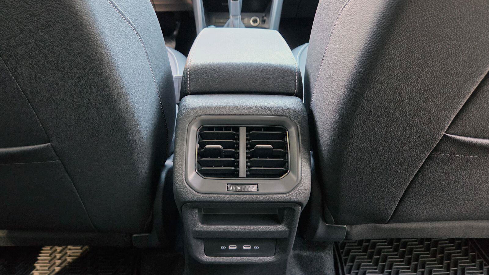 New 2027 Volkswagen Taos SE FWD image 57