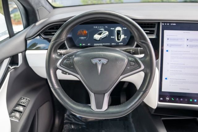 Used 2020 Tesla Model X Long Range image 32
