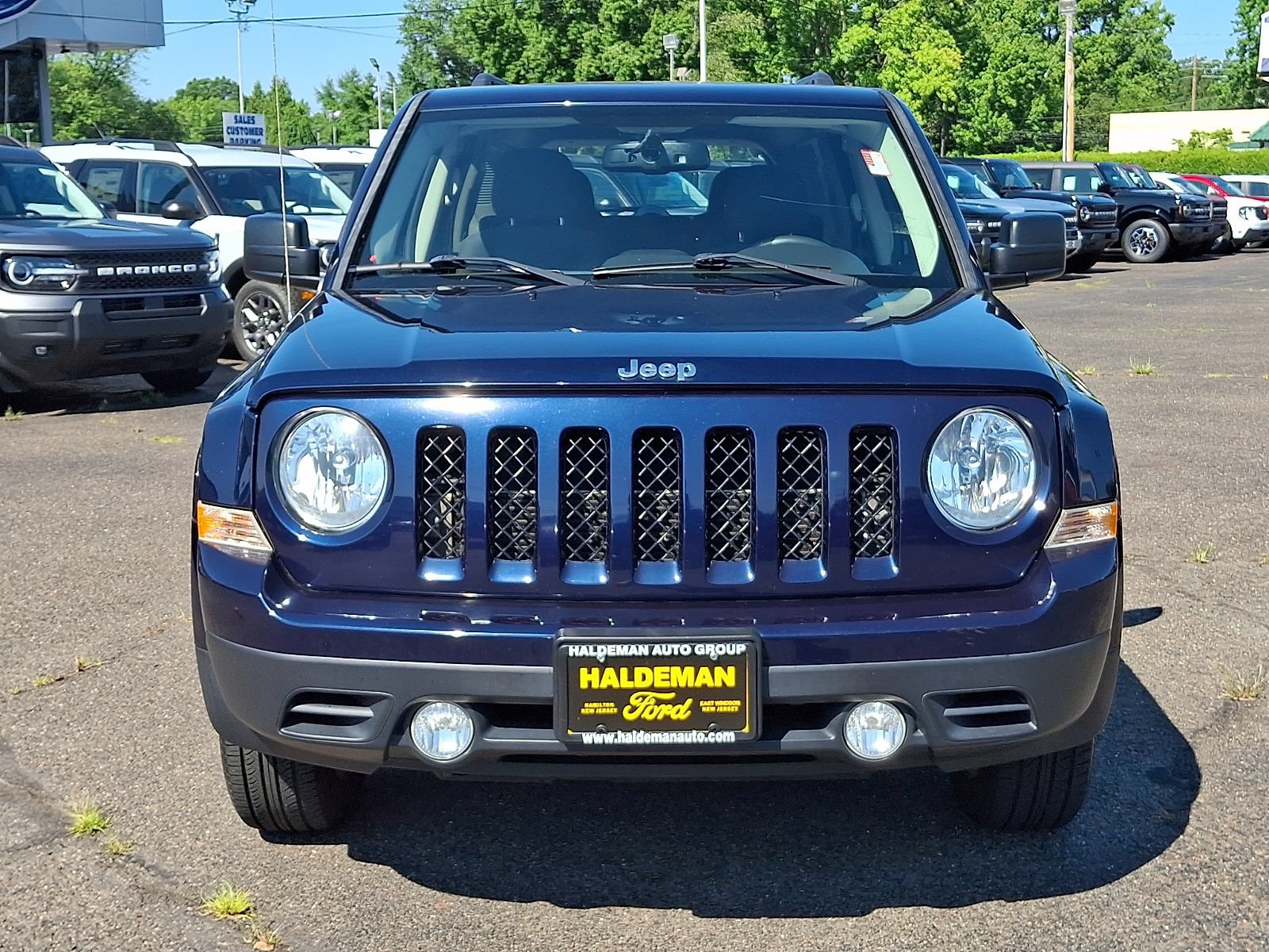 Used 2015 Jeep Patriot Latitude w/ Sun/Sound Group AWD/4WD image 2