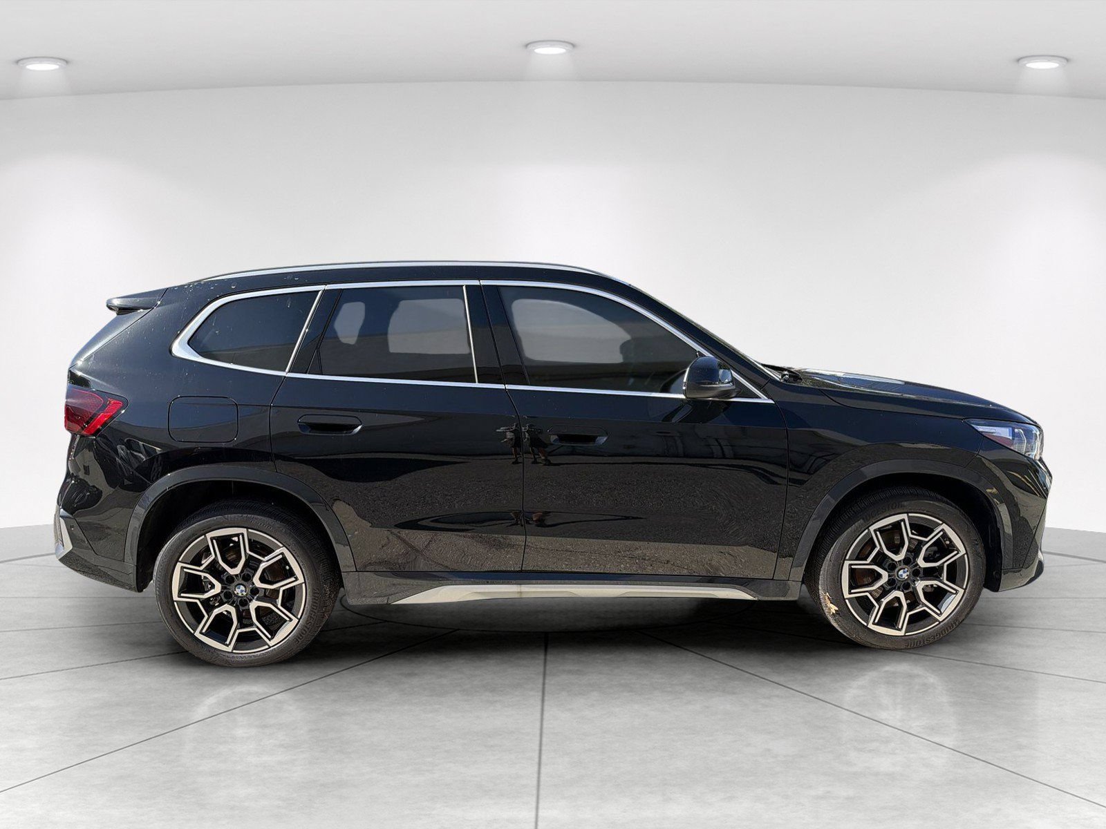 New 2026 BMW X1 xDrive28i AWD/4WD image 3