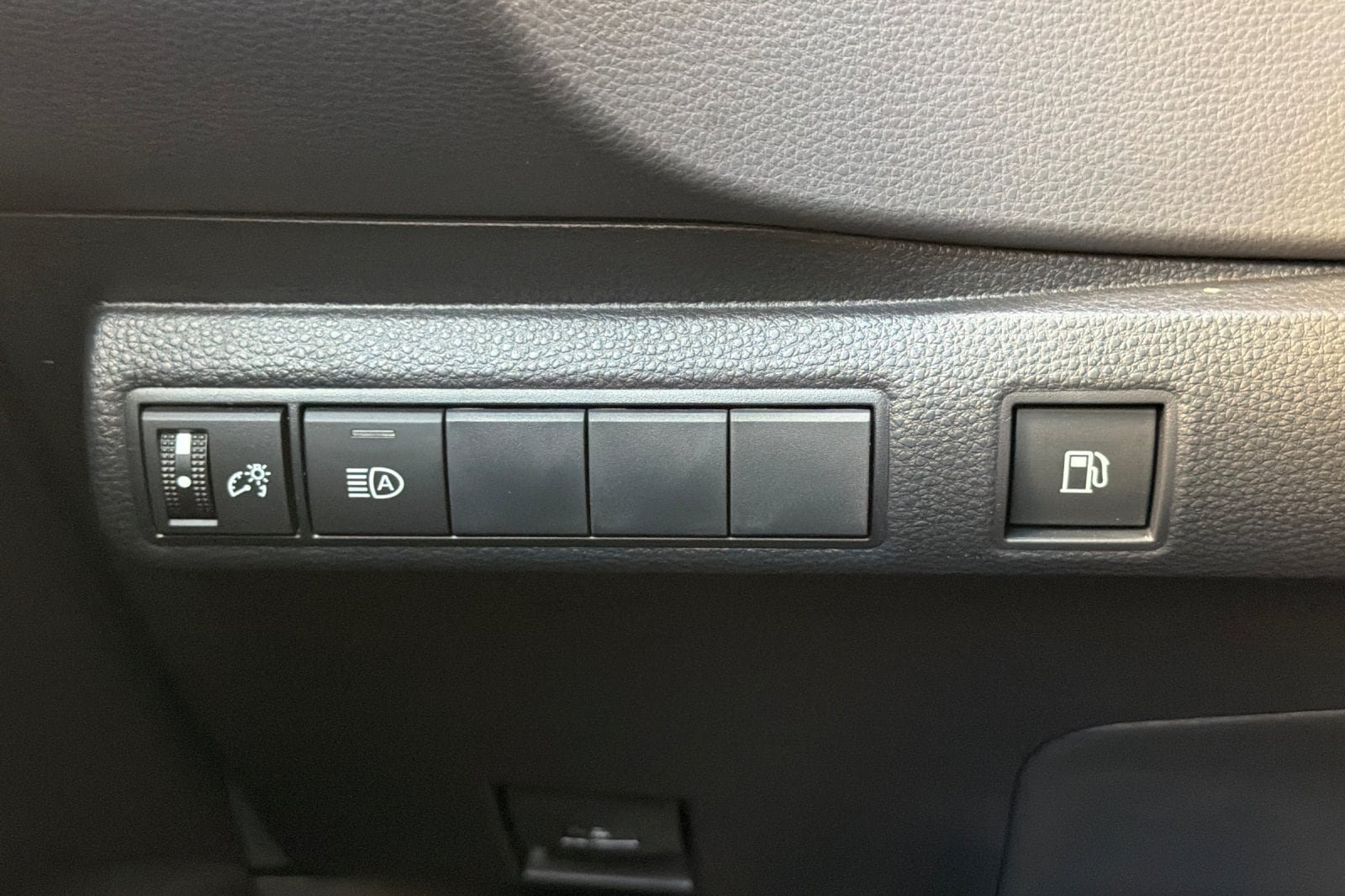 New 2027 Toyota Corolla LE FWD image 27
