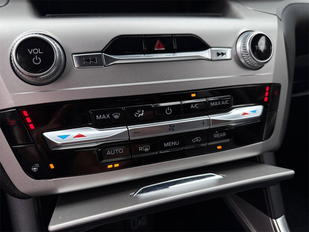 Certified 2022 Ford Explorer XLT w/ Equipment Group 202A image 23