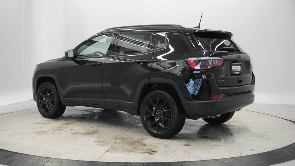 New 2026 Jeep Compass Latitude AWD/4WD image 4