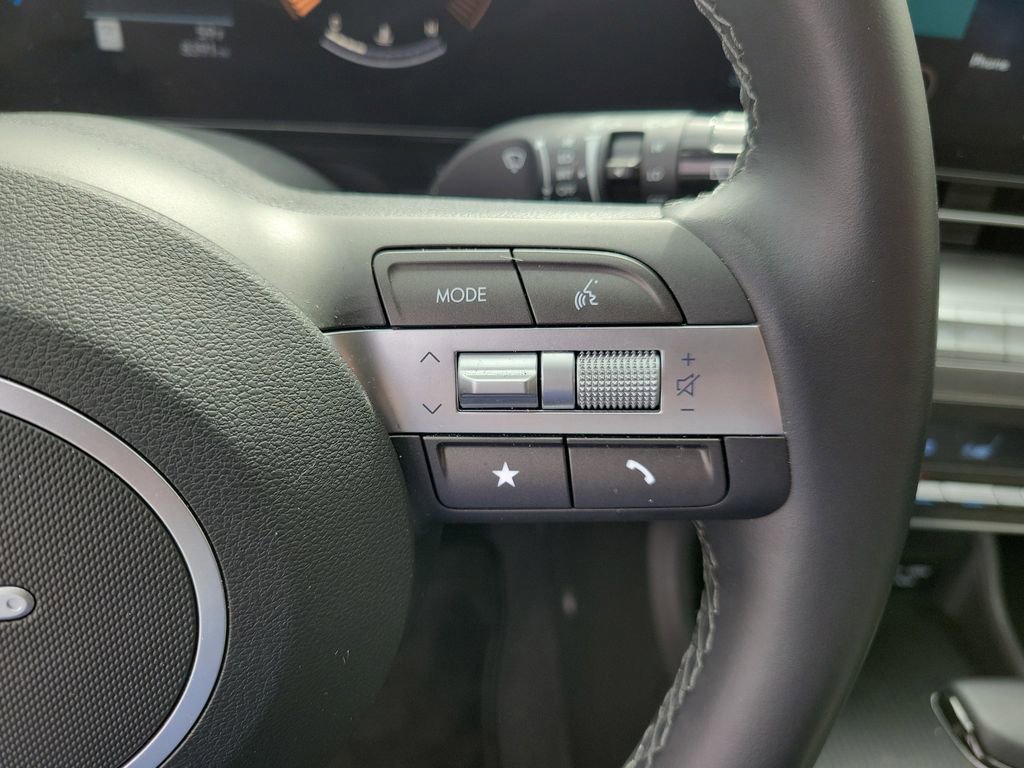 Certified 2025 Hyundai Kona SEL image 26