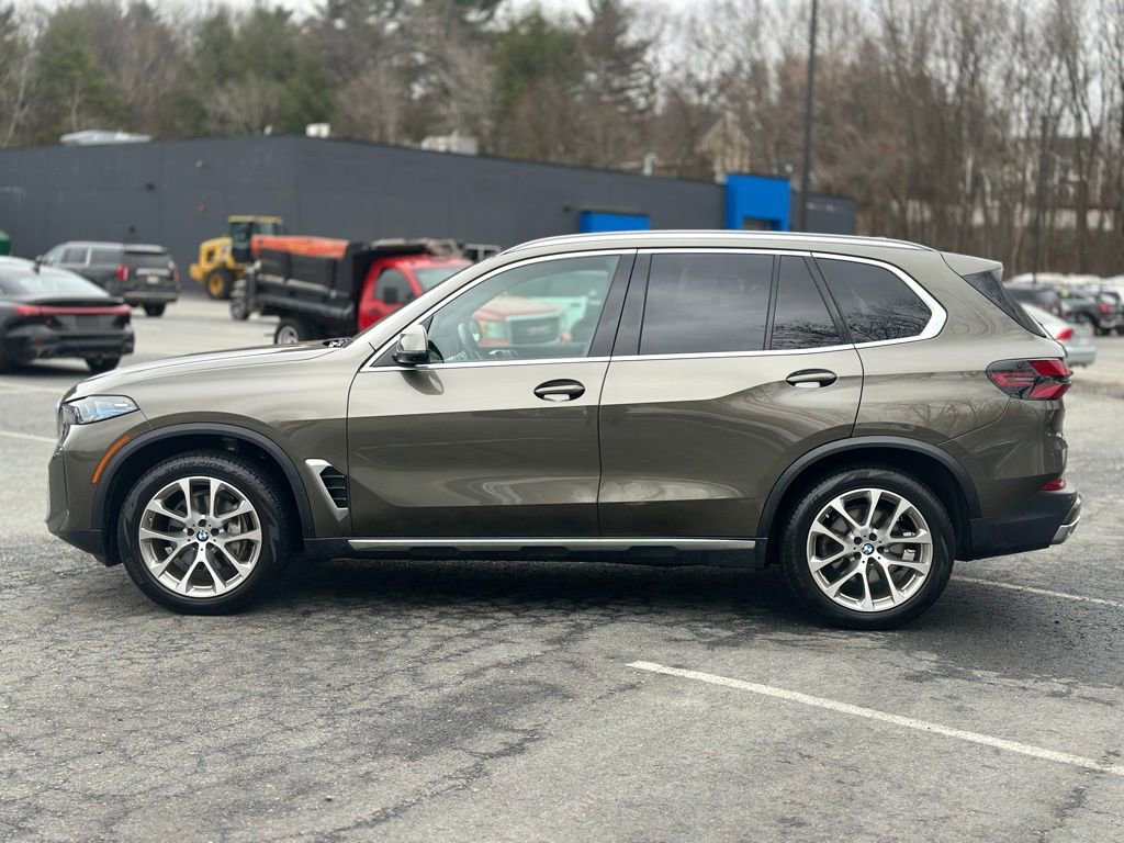 Certified 2024 BMW X5 xDrive40i w/ Premium Package image 3