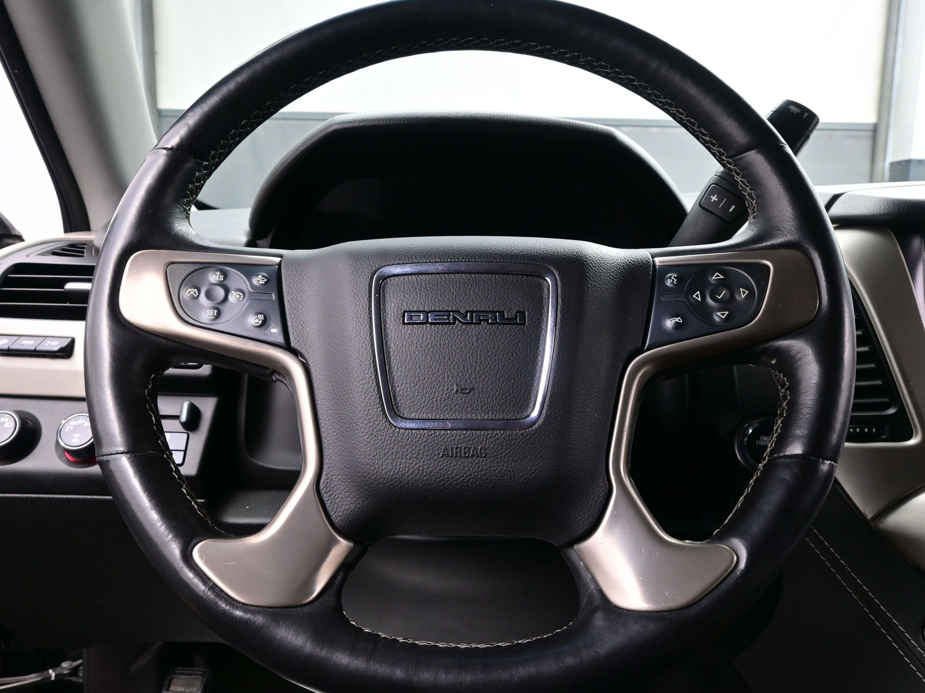 Used 2015 GMC Yukon Denali w/ Touring Package image 26