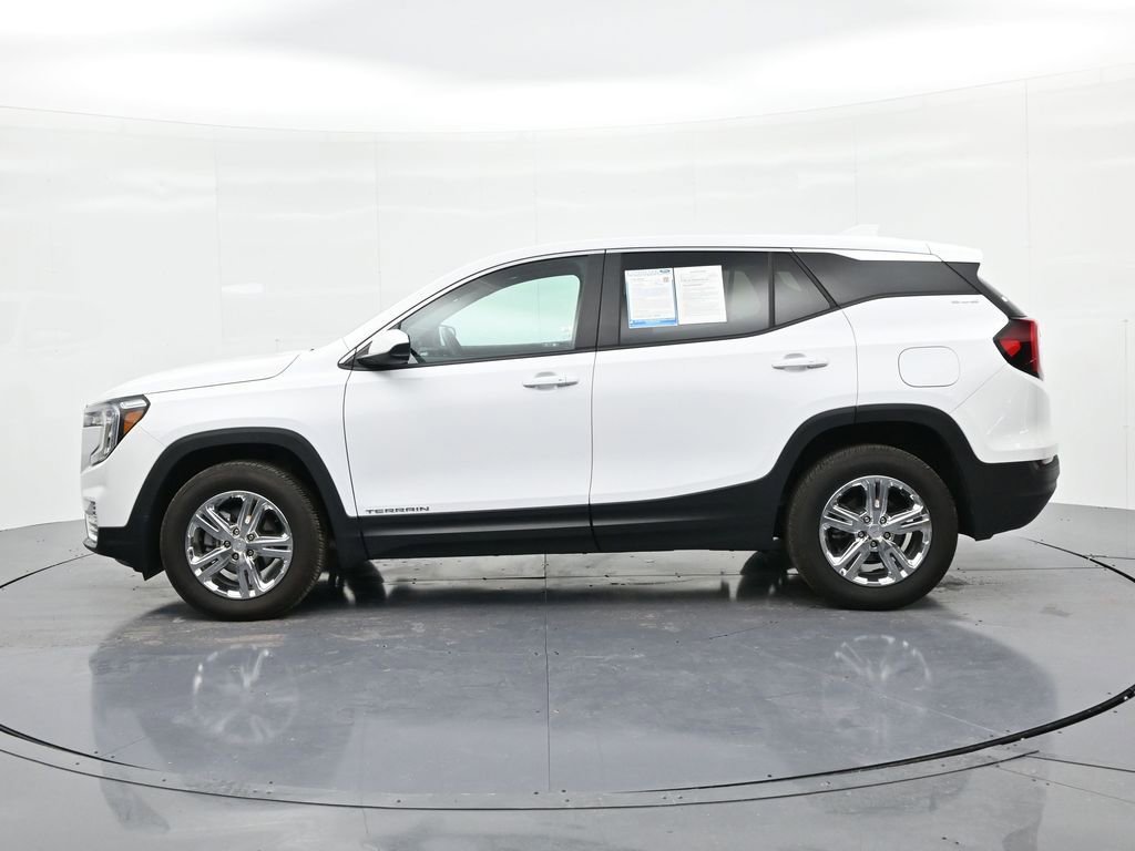 Used 2024 GMC Terrain SLE image 9